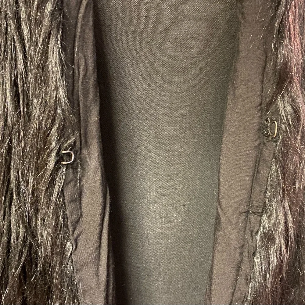Ladakh x UrbanOutfitter Shaggy Cardigan Style Jacket - Picture 5 of 5